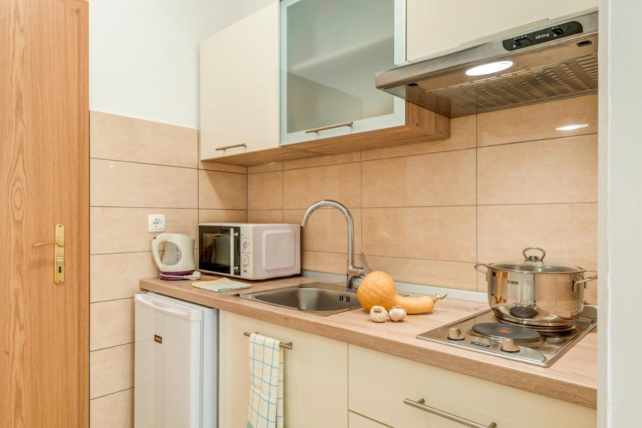 Nemira Beach Getaway Omis Exterior photo