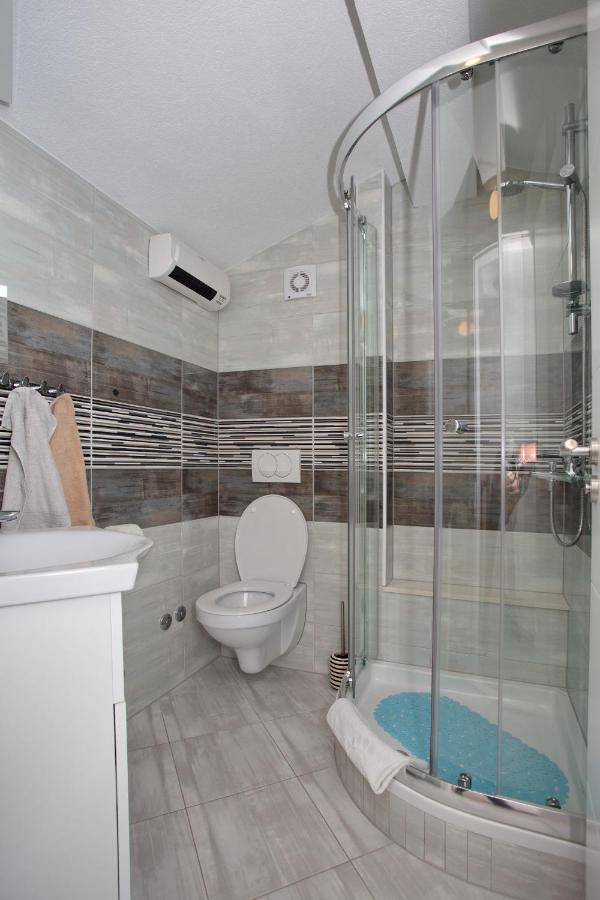 Nemira Beach Getaway Omis Exterior photo